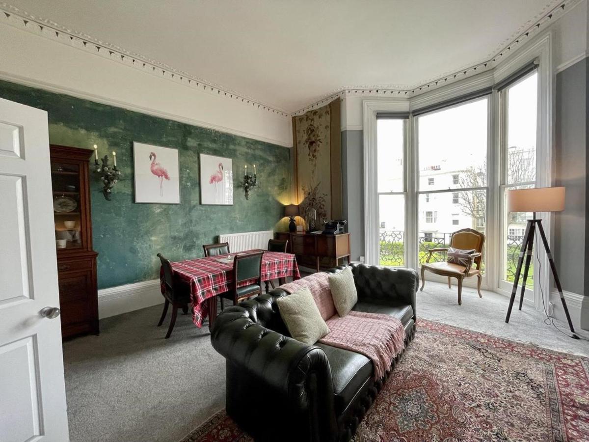 Regency Apartment - Marine Square By Crown Gardens Holiday Homes Hove Extérieur photo